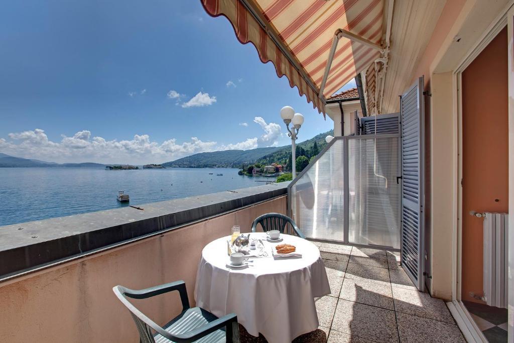 Hotel Beau Rivage Baveno Zimmer foto