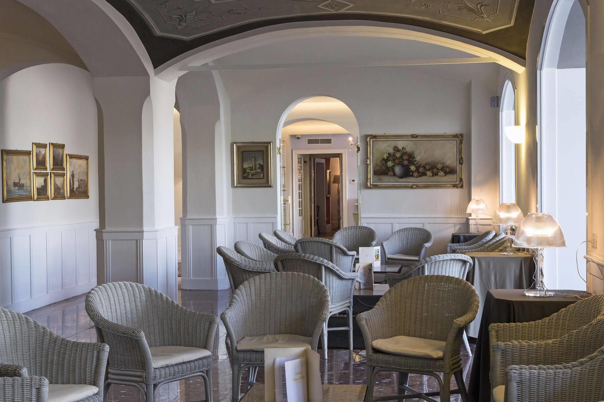 Hotel Beau Rivage Baveno Exterior foto